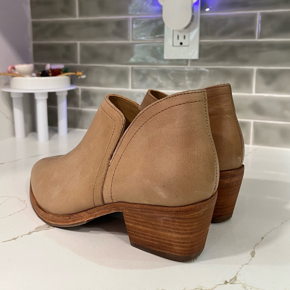 Nisolo Mia  Everyday Ankle Bootie. Women’s size 6.5 Color Almond. - Picture 8 of 16